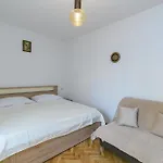 Tonia Apartman Mali Losinj