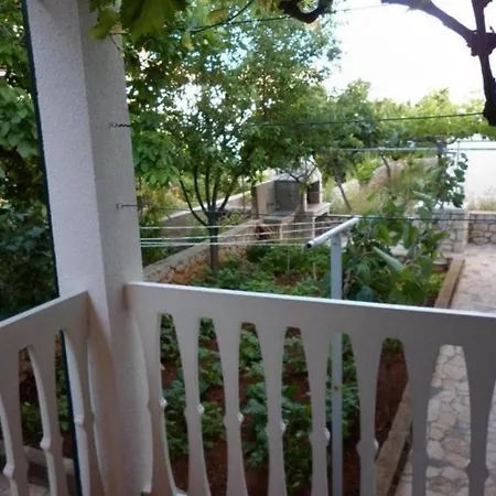 Tonia Апартаменты Мали-Лошинь