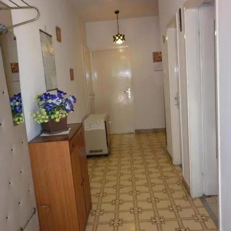 Tonia * Мали-Лошинь