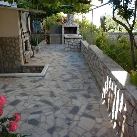 Tonia Mali Losinj