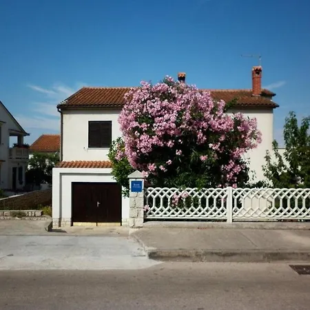 Апартаменты Tonia